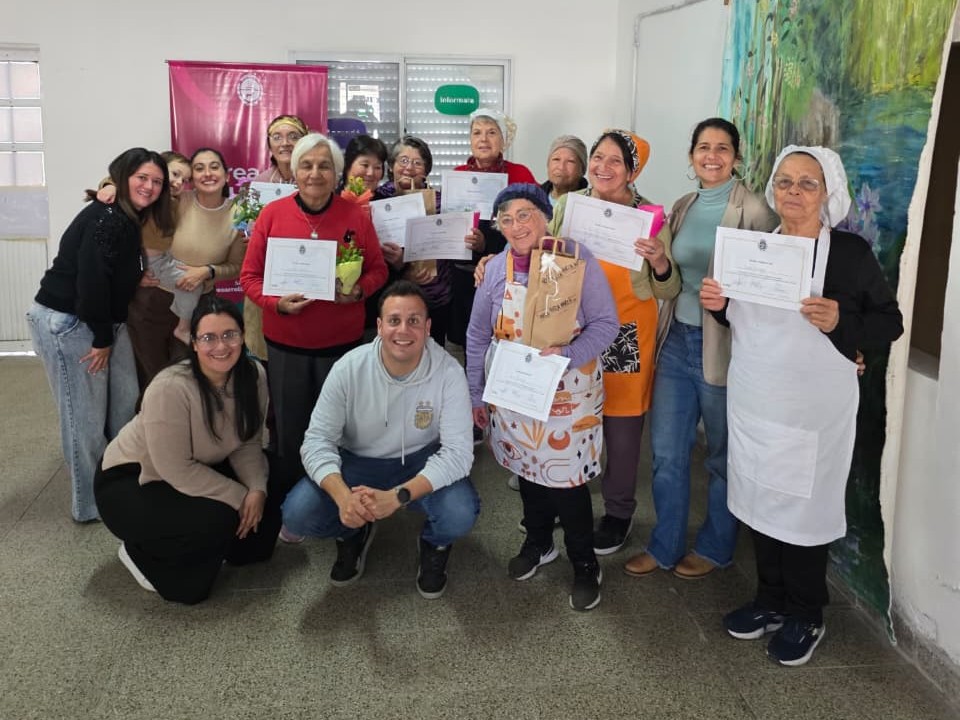 Con degustación y entrega de certificados, finalizó una nueva edición del taller "Sabores de Hogar"
